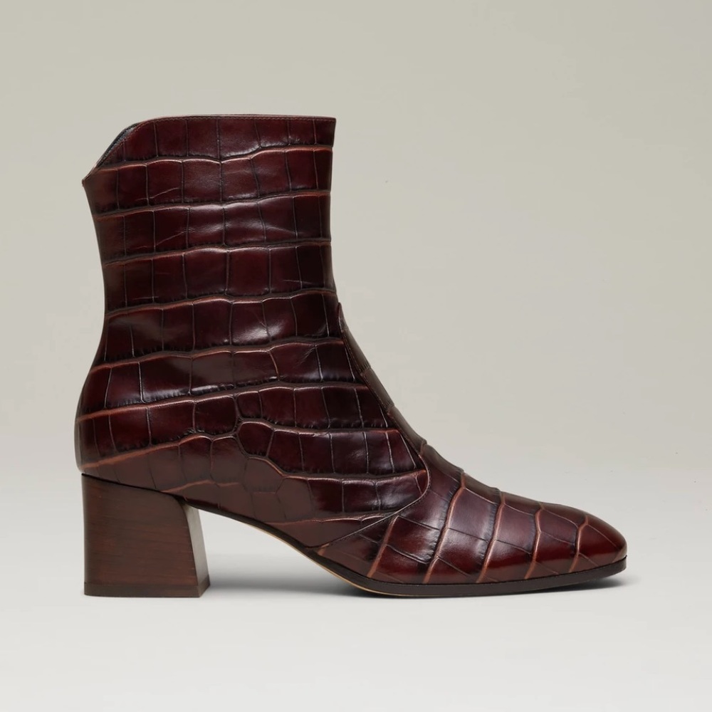 M. GEMI Italian Leather Croc Booties Size 10